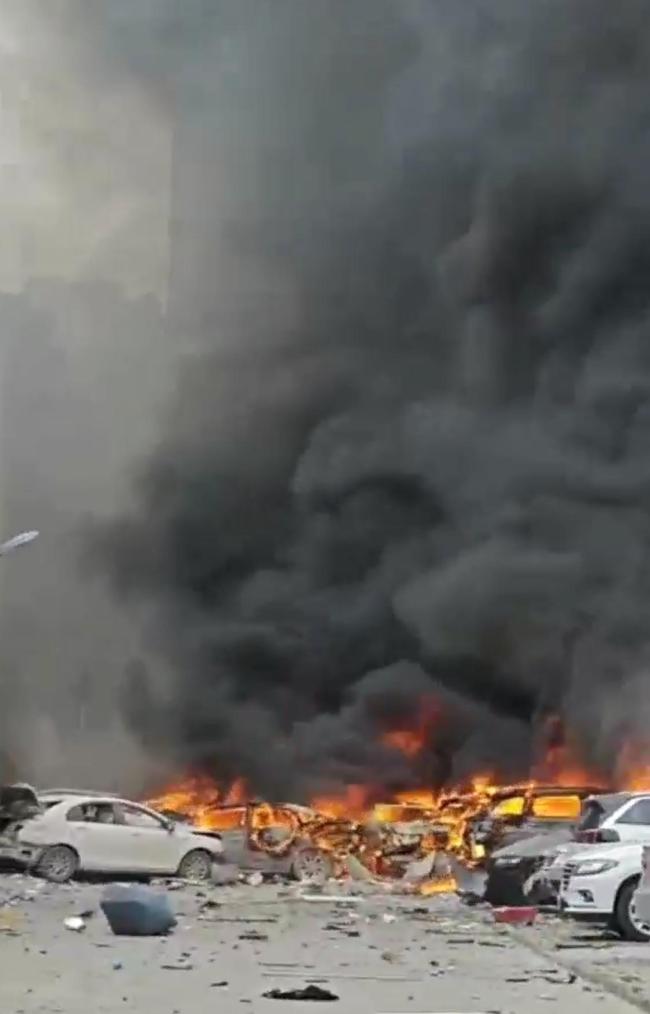 山西太原小区爆炸目击女子被吓哭