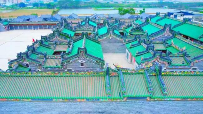 当地通报潮汕豪宅英之园强拆 违建豪宅引发热议