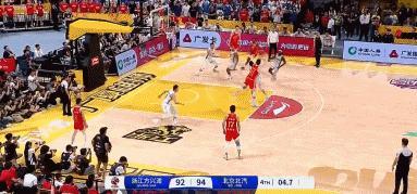 广厦外援布朗：上一场的失利已经过去了 今晚我们会竭尽所有去争冠 体能不是问题