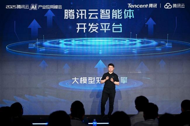 腾讯大模型战略首次全景亮相：自研混元大模型、知识库、智能体开发、工具箱一应俱全 打造真正“好用的AI”