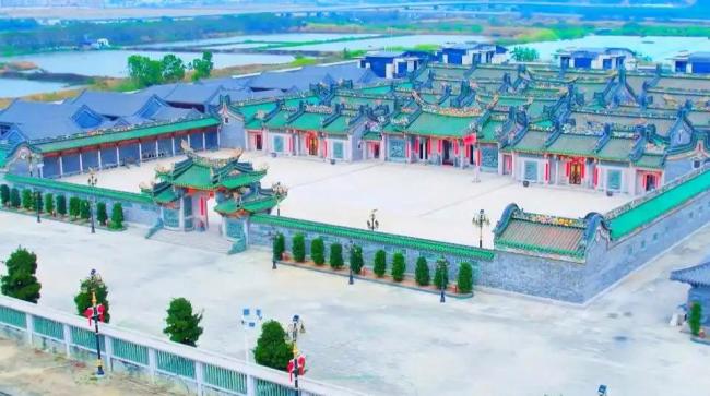 当地通报潮汕豪宅英之园强拆 违建豪宅引发热议