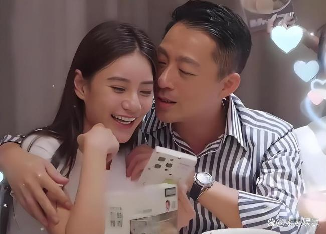 汪小菲婚礼现场曝光 新娘用手挡镜头