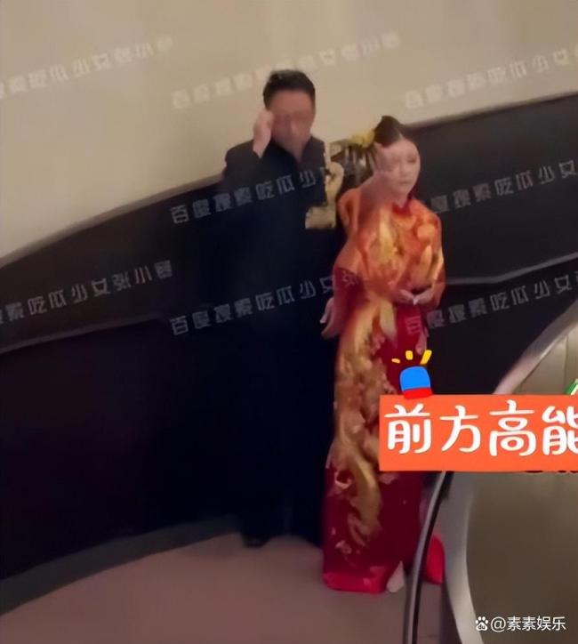 汪小菲婚礼现场曝光 新娘用手挡镜头 新婚喜悦溢于言表