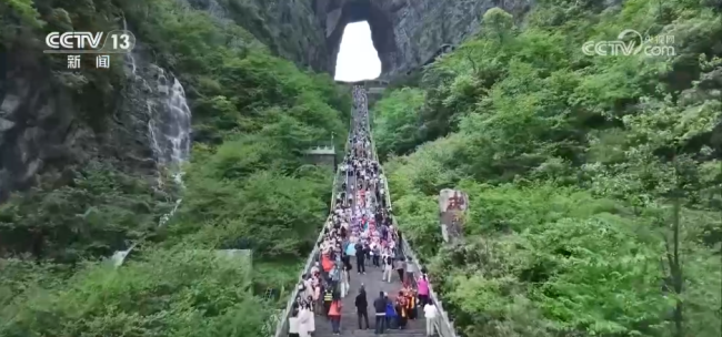 “五一”假期各地迎来出游热潮 文旅市场活力足