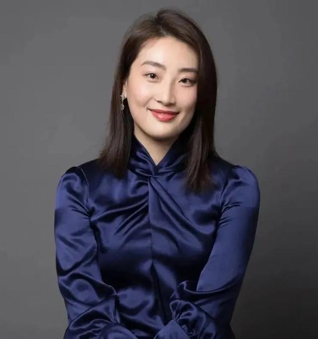 宗馥莉，正式接手！