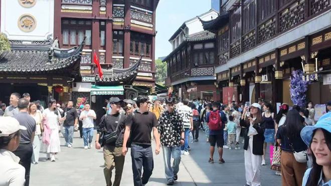 申活观察｜人潮涌动成常态，豫园为何常来常新？