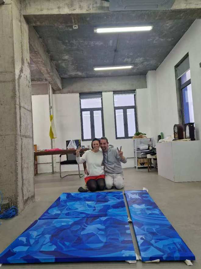 两个灵魂，一支画笔，意大利艺术伴侣的上海灵感之旅