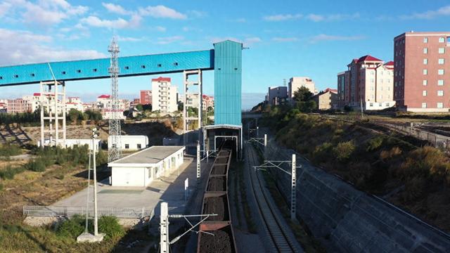 全国首台！煤炭列车“油改电”，轻松实现节能降耗