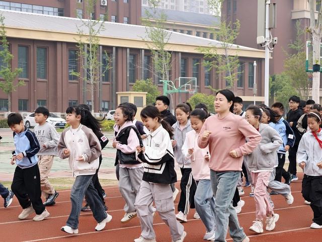 “一节课、两小时”，体育正在回归“C位”