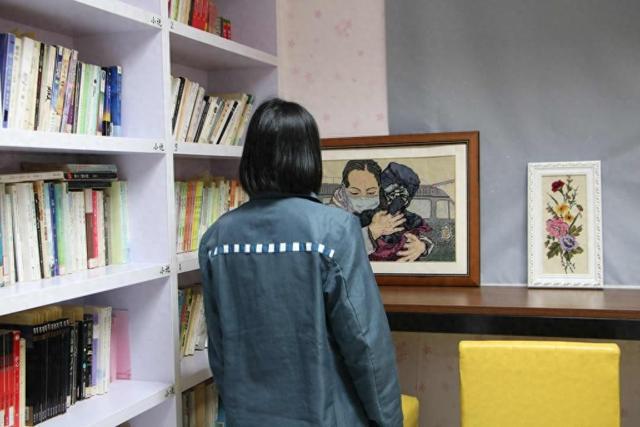 女子服刑10年将出狱:父母已病逝